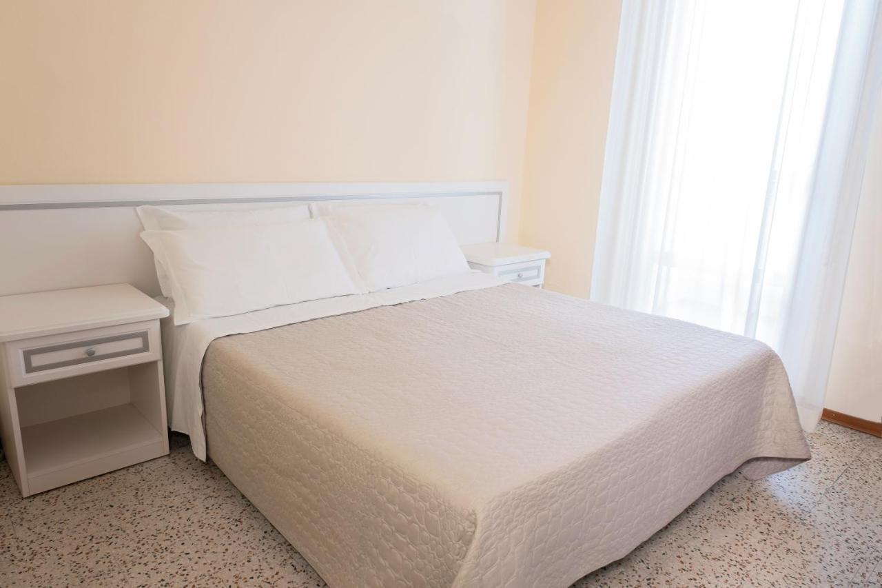 Hotel Continental Gatteo a Mare Luaran gambar