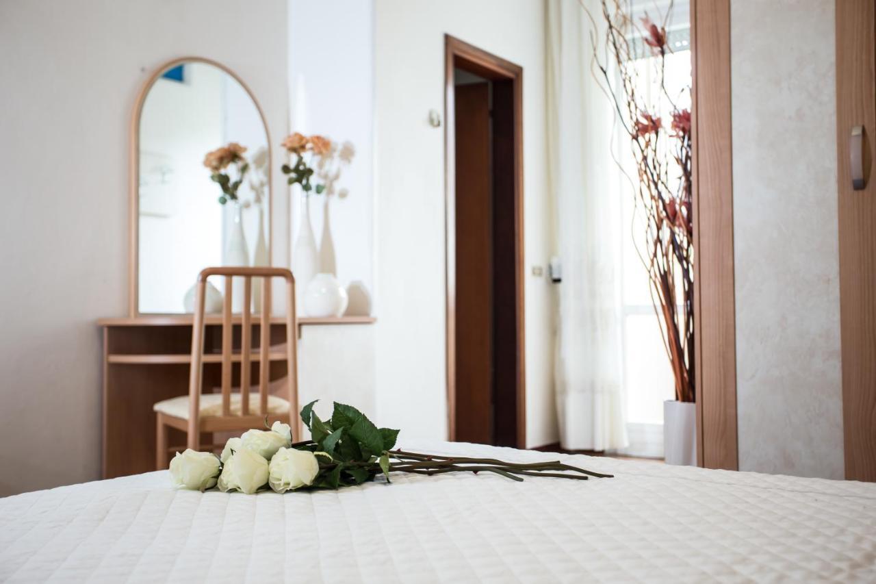 Hotel Continental Gatteo a Mare Luaran gambar