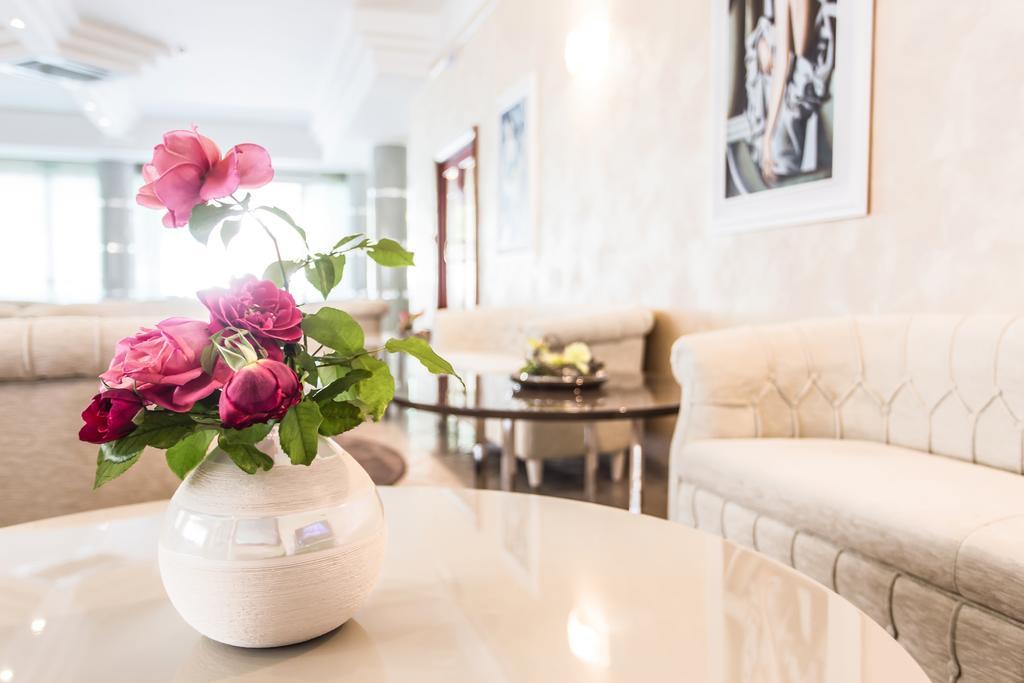 Hotel Continental Gatteo a Mare Luaran gambar